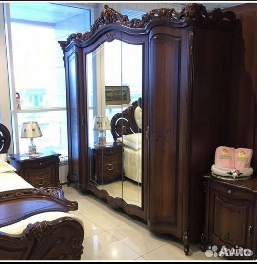 Спальный гарнитур