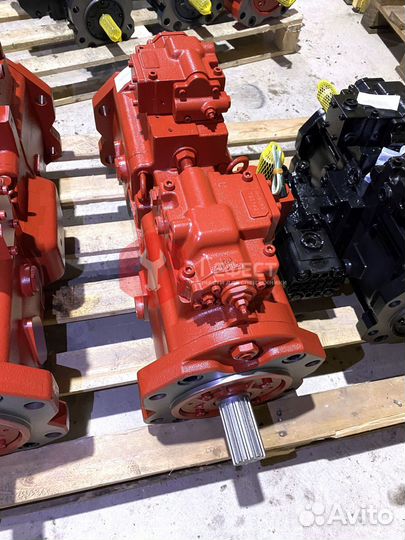 Основной насос Hyundai R320LC-7A K3V180DT