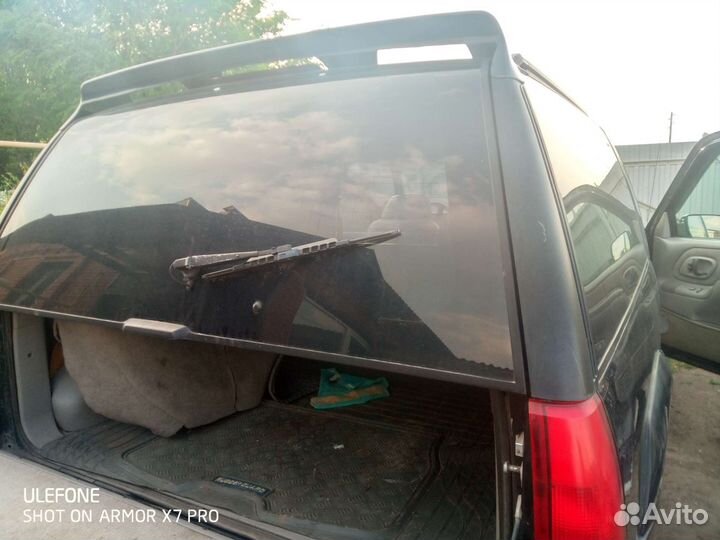 Стекло задний двери Шевроле Тахо 92-99г