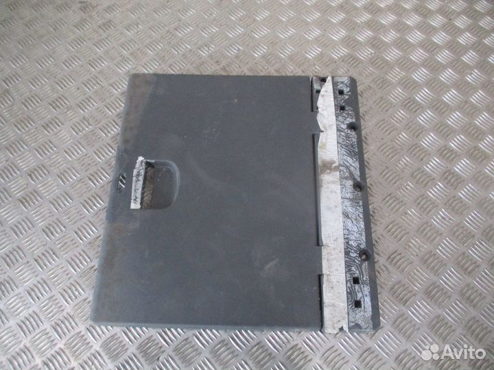 Крышка бардачка Mercedes-Benz A6910009