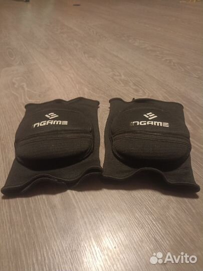 Наколенники