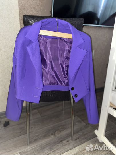 Костюм женский юбка и пиджак