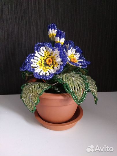 Цветы из бисера. Подарки из бисера ручной работы