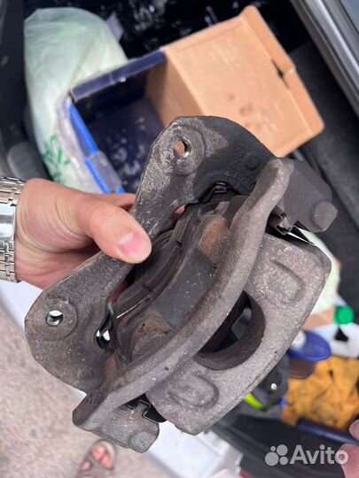 Передние суппорт тормозной хуандай sonata