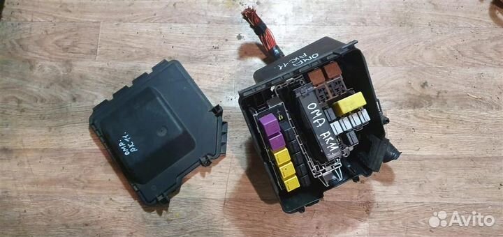 Блок предохранителей передний Opel Meriva A 2003