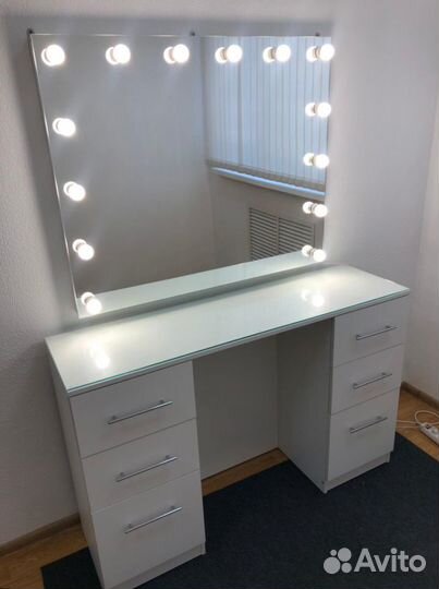 Туалетный столик