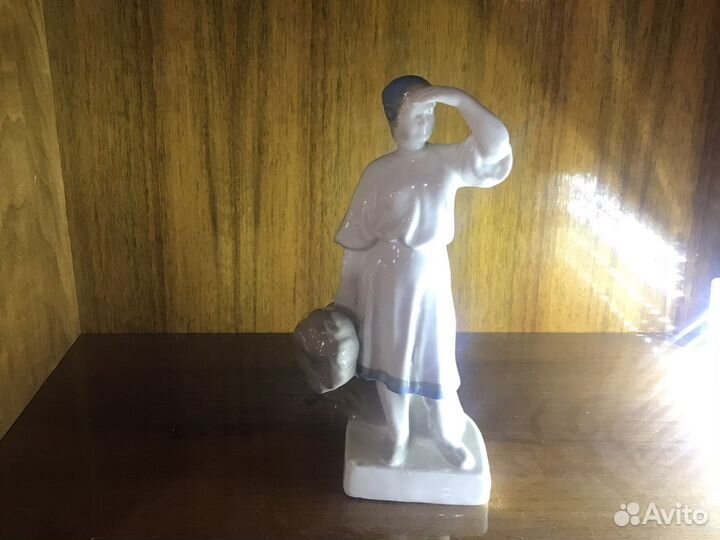 Статуэтка колхозница