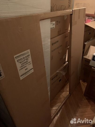 Угловая шторка на ванну. Жесткая