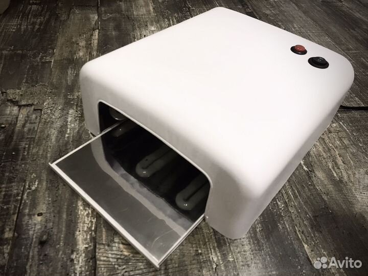 Ультрафиолетовая лампа