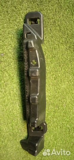 Кронштейн задний левый Toyota Camry 50 2011-2017