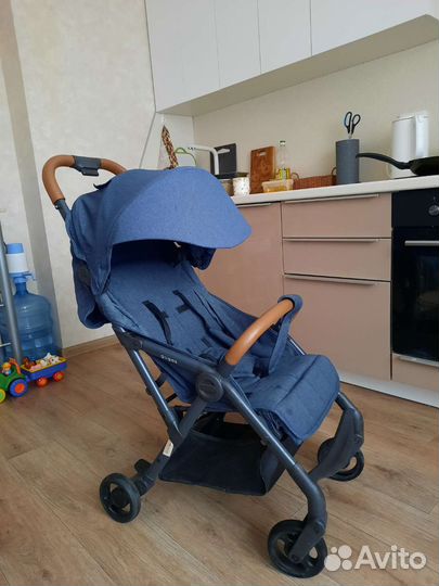 Коляска прогулочная супер легкая gugas fly