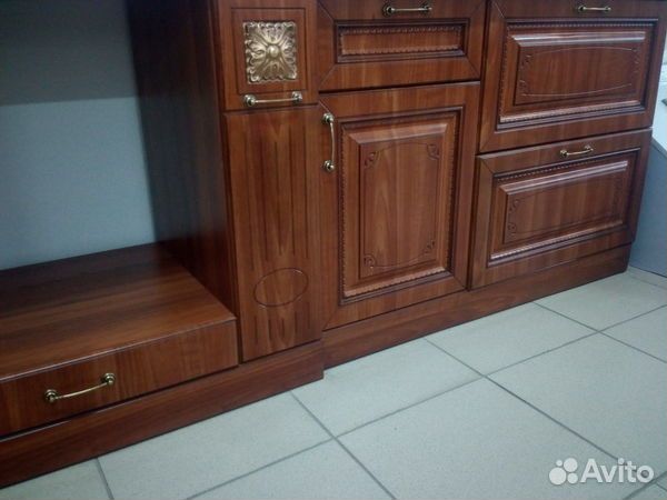 Модульная Кухня Прага Орех с патиной золото