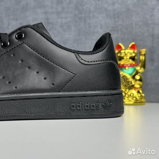 Кроссовки adidas черные мужские кеды