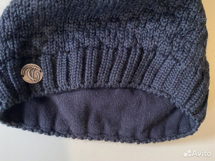 Шапка женская вязаная черная с помпоном