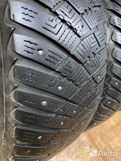 Goodyear UltraGrip Ice Arctic SUV 235/55 R19 105T