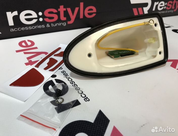 Антенна плавник на крышу Honda