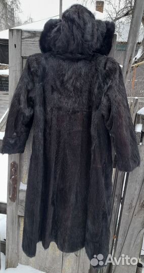 Шуба из нутрии с капюшоном