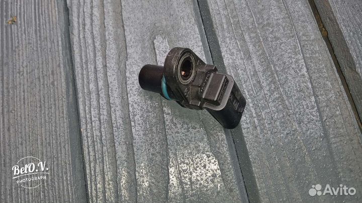 Датчик распредвала Ауди Фольксваген Шкода Сеат