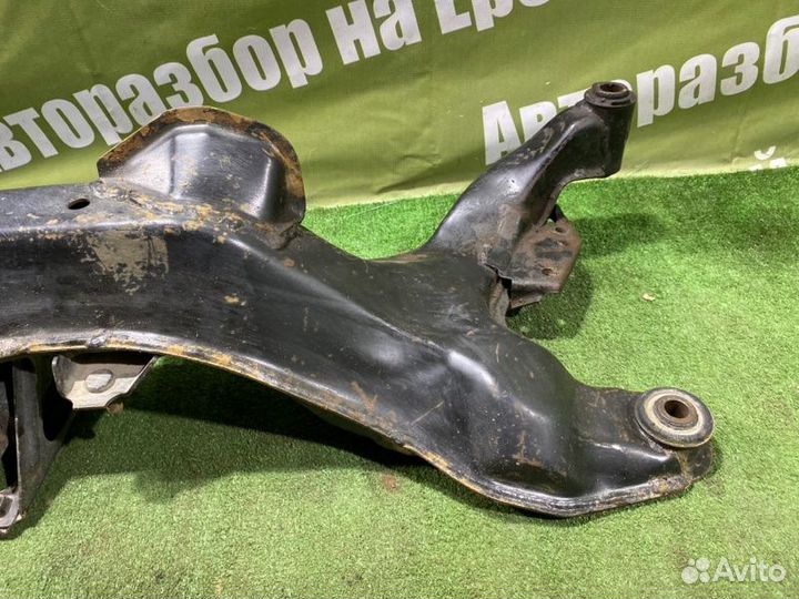 Подрамник Nissan Bluebird U13 SR18DE