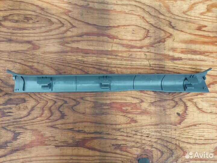 Накладка внутренняя на порог передняя левая Toyota