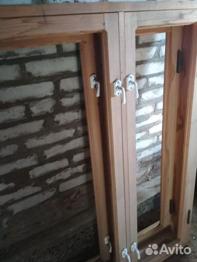 Оконный деревянный блок