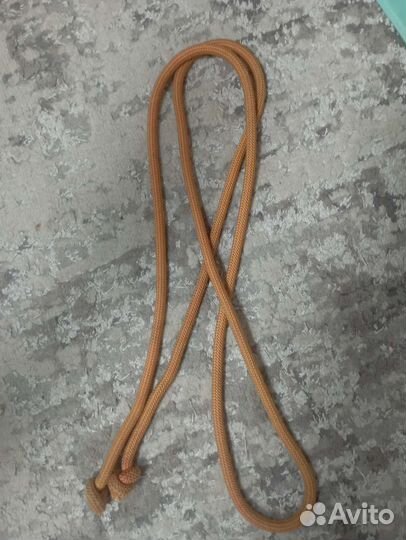 Гимнастическая скакалка