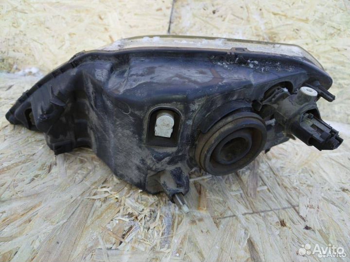 Фара правая Renault Logan рест. 2010