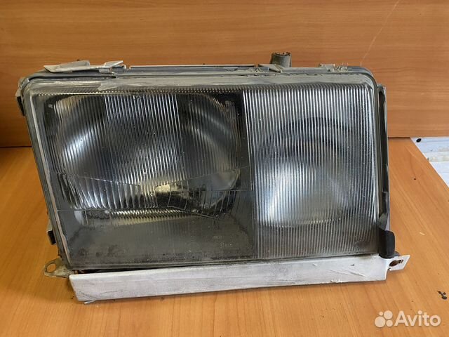 Фара правая Mercedes W124 дорестайлинг