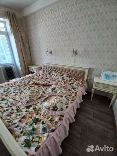 Покрывало и 4 подушки