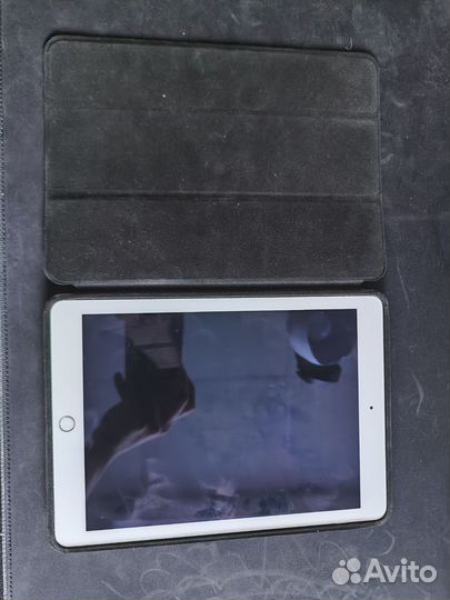 iPad air wifi (2- поколения) 64gb