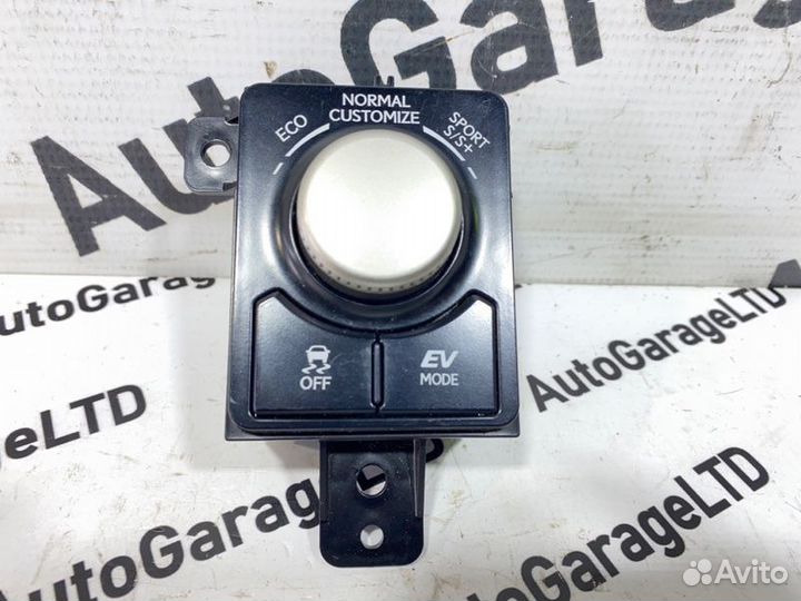 Блок клапанов пневмоподвески Lexus Rx450H GYL25