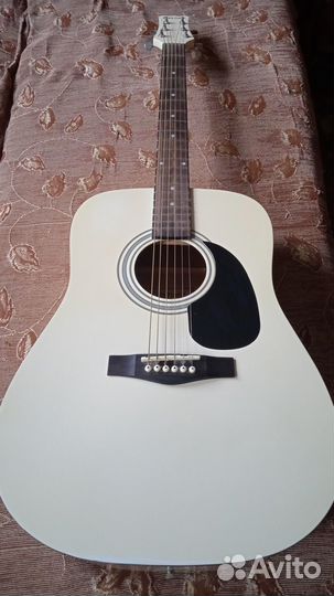 Классическая акустическая гитара