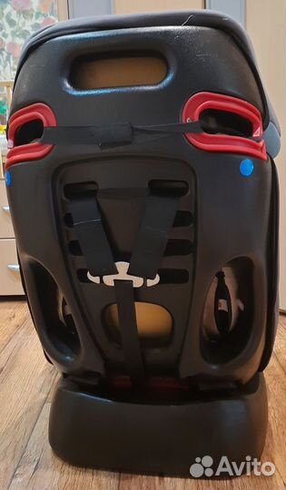 Автокресло универсальное