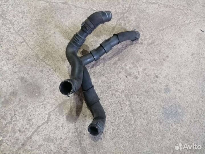 Патрубок охлаждения Skoda Octavia 2 (A5) рест