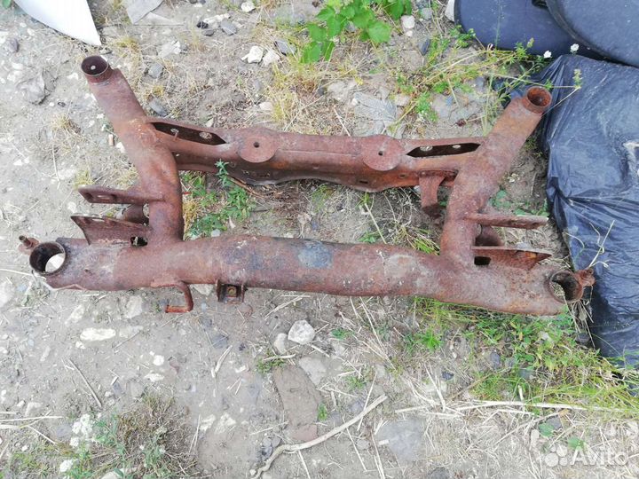 Подрамник Тoyota RAV-4