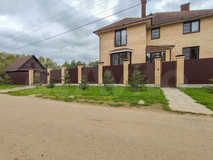 Дом 204 м² на участке 20 сот.