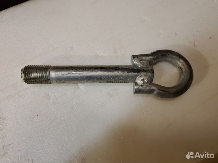 Буксировочный крюк Toyota Corolla