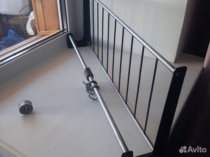 Вешалка с крючками металлическая