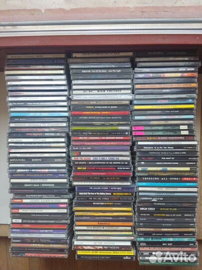 Видеокассеты фильмы, музыка. Компактдиски - музыка