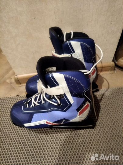 Ботинки хоккейные