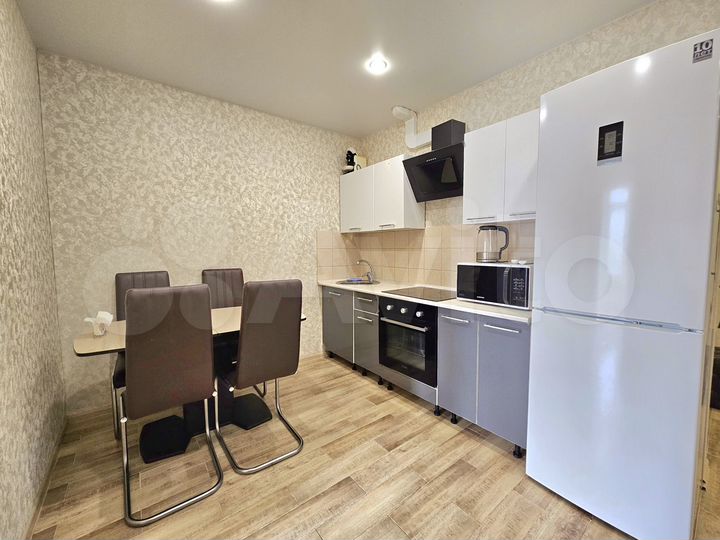 2-к. квартира, 52 м², 13/17 эт.