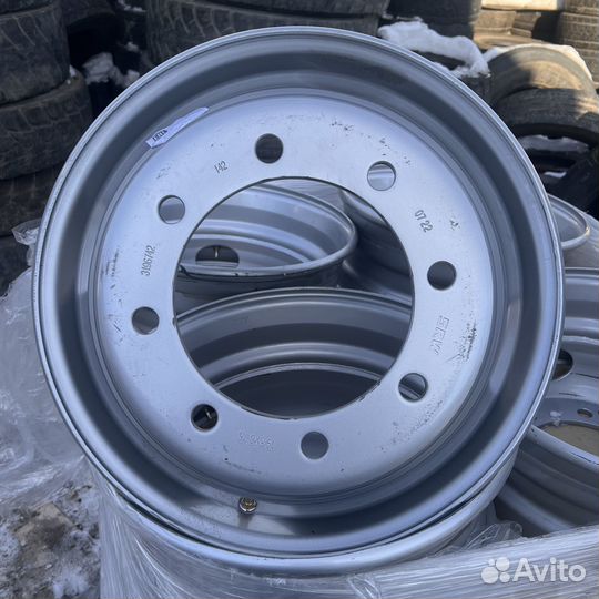 Новые диски на Камазёнка R 19,5*6,75 8 отверстий
