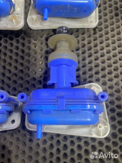 Актуатор замка двери Ауди 80 B4 Audi