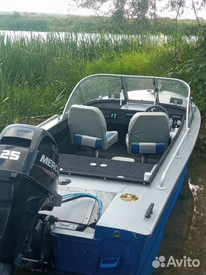 Лодка с мотором