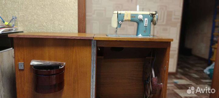 Швейная машина Чайка