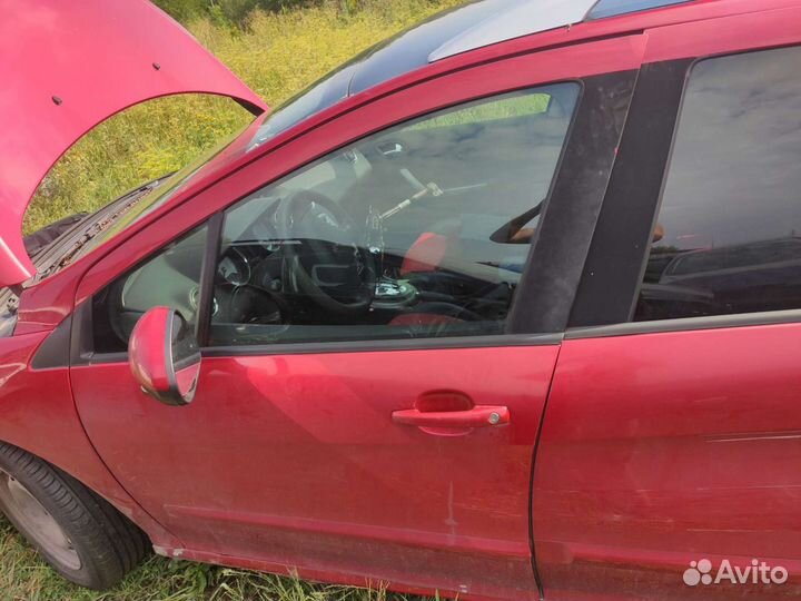 Дверь передняя левая пежо 308 красная