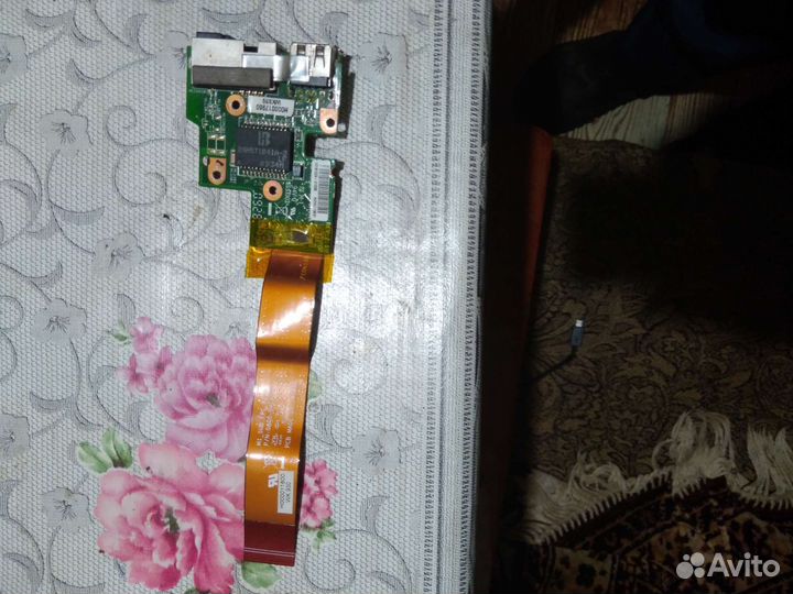 Гнездо юсб и гнездо интернета от ноутбука Toshiba