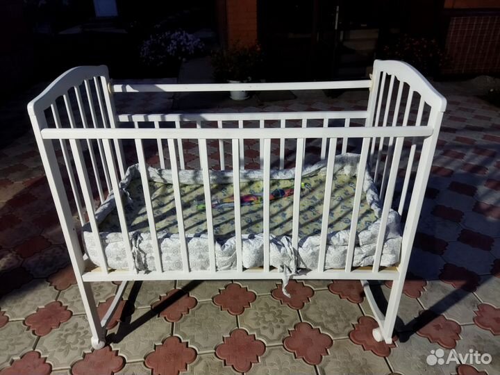 Детская кроватка