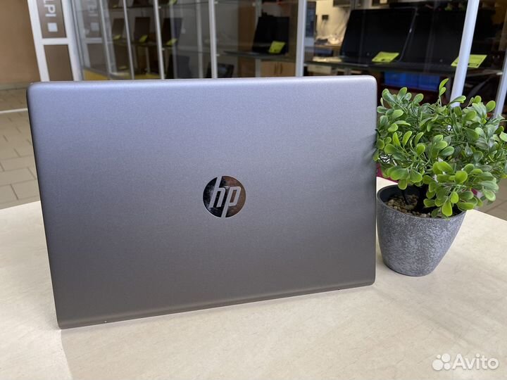 Современный/Компактный ноутбук HP