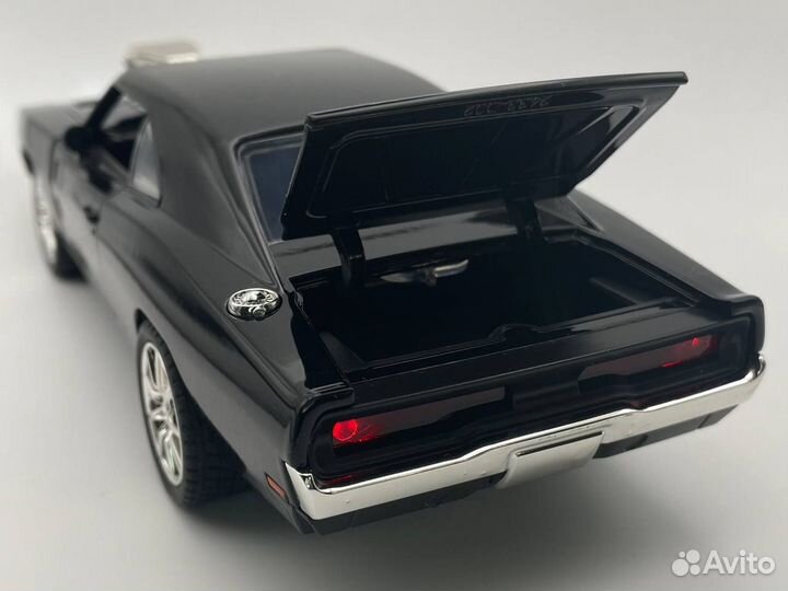 Модель автомобиля Dodge Charger металл 1:24